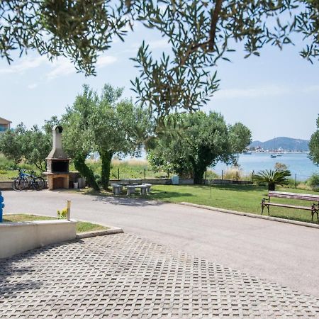 Maria'S Lägenhet Biograd Na Moru Exteriör bild